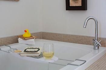 Away In The County Bed And Breakfast Cherry Valley Dış mekan fotoğraf